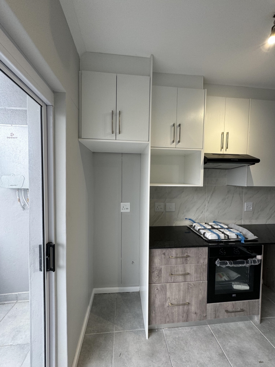 1 Bedroom Property for Sale in Table View Western Cape